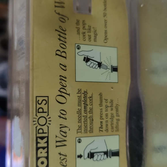 “CORKPOPS” wine opener. Fastest+Easiest way to open a bottle of wine🥂🍾 - Picture 4 of 4